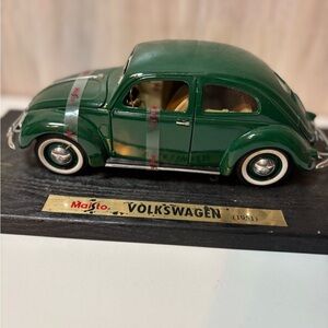 Maisto Special Edition 1:18 Scale Diecast Volkswagen 1951 Green Model Car